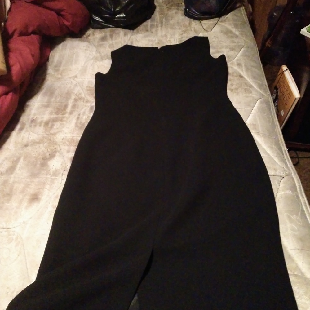 Dress - Picture 3 of 3